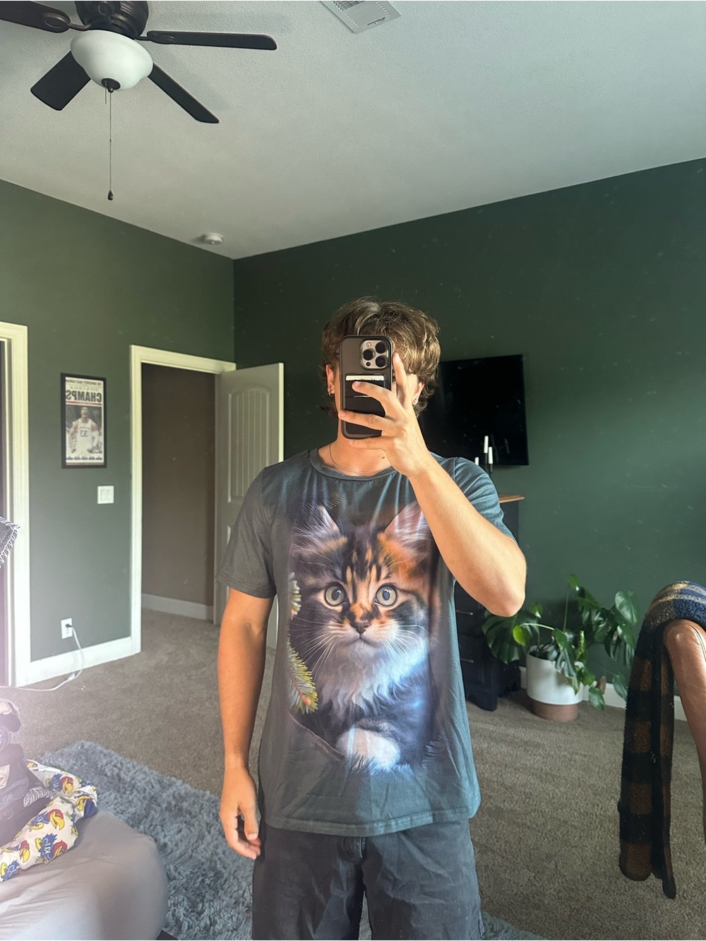 American Vintage Gray Cat Graphic Tee with Brown Tabby Kitten